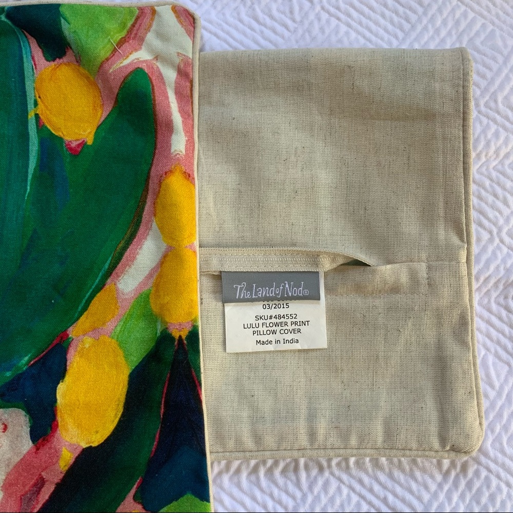 (Pair of 2) LULU DK Crate & Barrel of  'Lulu Flower Print Pillow Cover' - Picture 7 of 15